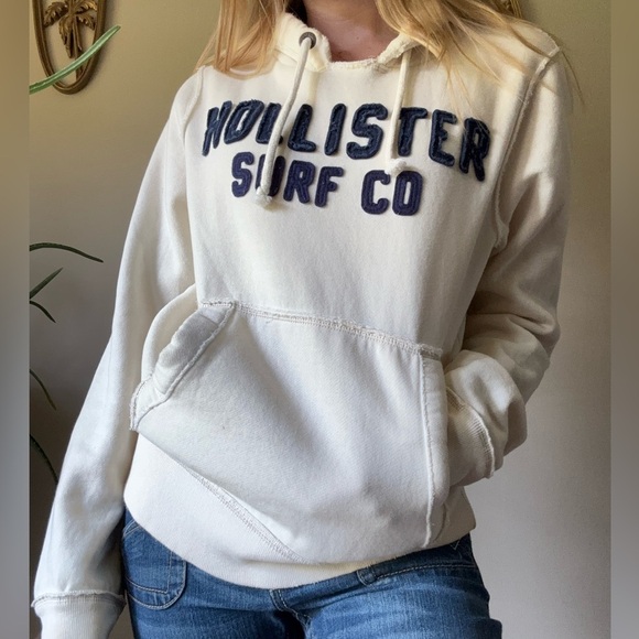 Hollister Cream Hoodie with Navy Logo - Picture 2 of 10